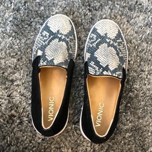 Slide Vionic women’s shoes